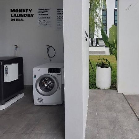 Blu Monkey Hub & Hotel Ranong Exterior photo