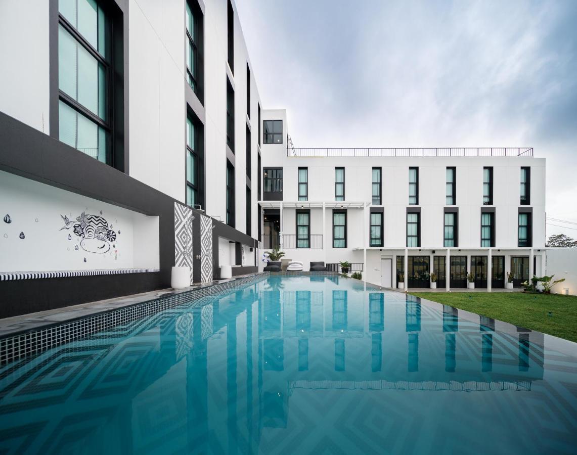 Blu Monkey Hub & Hotel Ranong Exterior photo