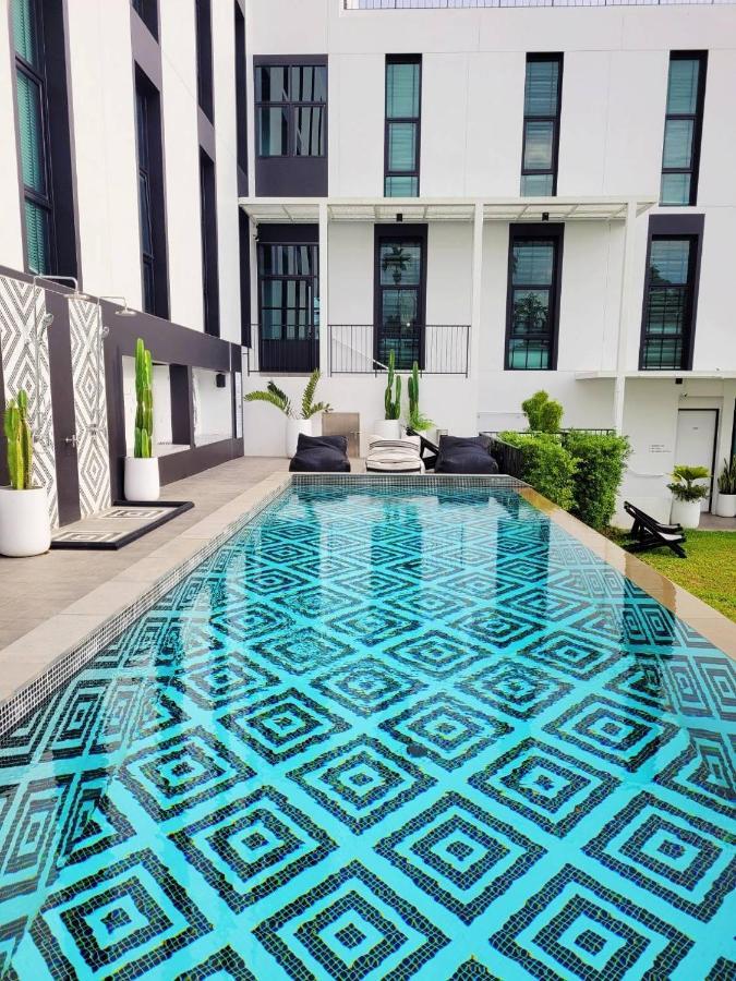 Blu Monkey Hub & Hotel Ranong Exterior photo